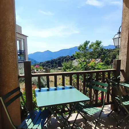 Mare E Monti Chez Thomas Et Magali Bed and Breakfast 3*